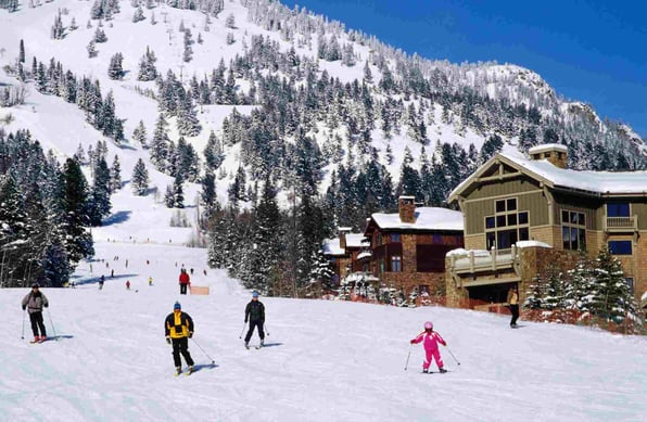 Snowboarding Destinations: Top U.S. Resorts Every Rider Should Visit